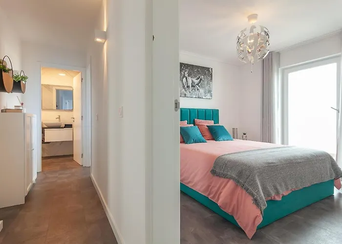 Casa Alegria Deluxe By Sweet Aveiro Lägenhet Barra